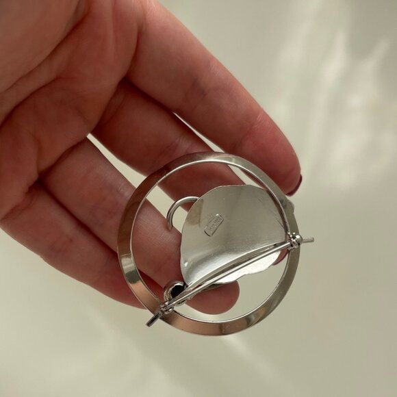 Bond Boyd Sterling Signed Circular Elegant Sterling Silver Leaf Design Brooch - Picture 4 of 7